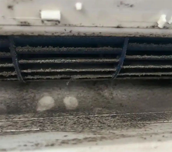 馆陶空调吹的风有股烧焦味是怎么回事